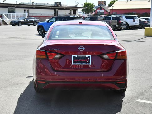 Used 2025 Nissan Altima 2.5 SV FWD image 7