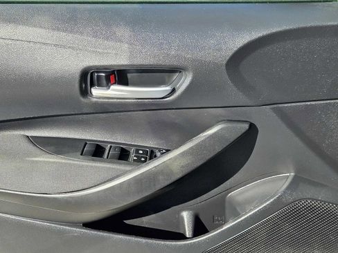 Used 2021 Toyota Corolla LE image 21