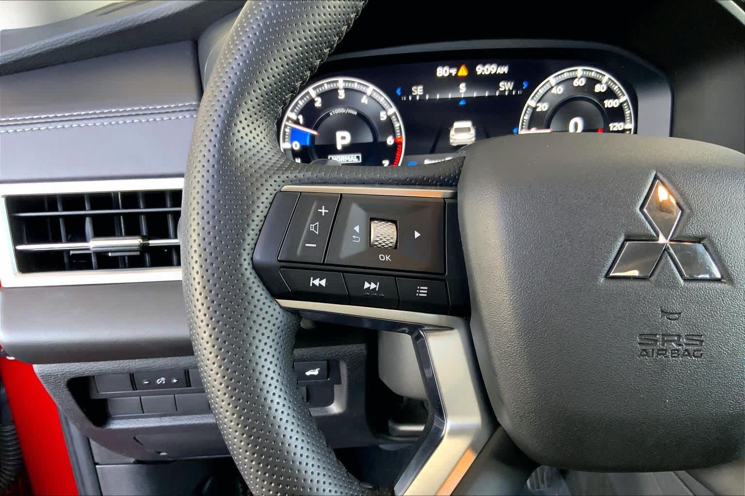 Used 2024 Mitsubishi Outlander SEL FWD image 24