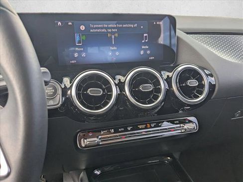 Used 2025 Mercedes-Benz GLA 250 image 14