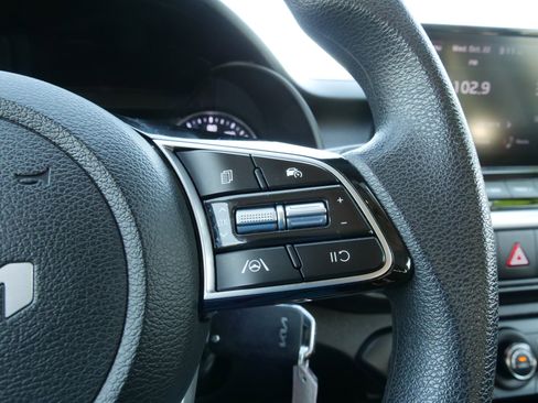 Used 2024 Kia Forte LXS image 21