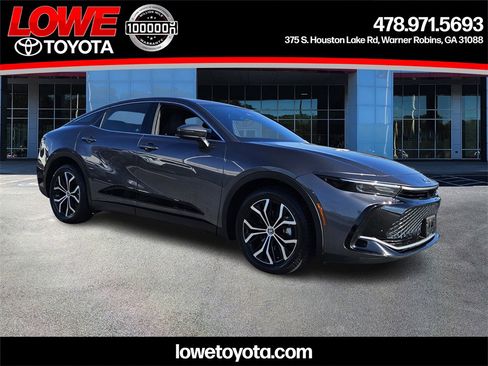 Used 2024 Toyota Crown XLE image 1