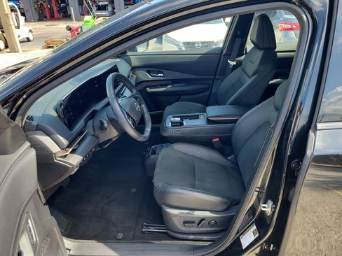 Certified 2024 Nissan Ariya FWD image 14