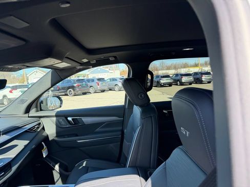 New 2026 Buick Enclave Sport Touring w/ Power Package AWD/4WD image 17