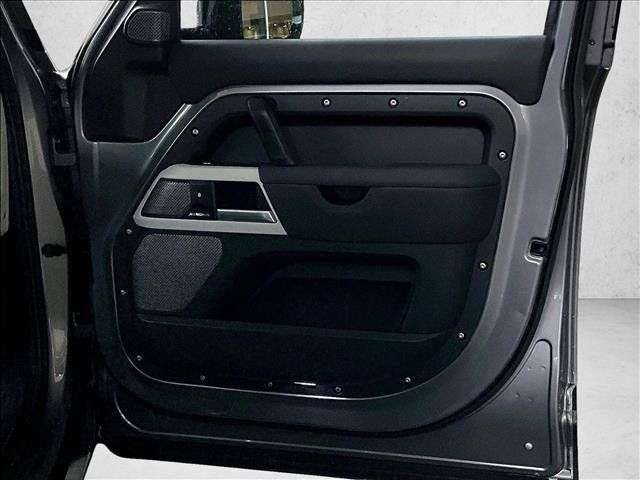 Used 2020 Land Rover Defender 110 SE AWD/4WD image 19