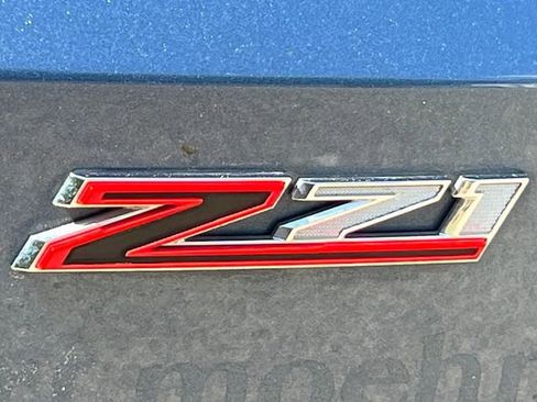 Used 2024 Chevrolet Traverse Z71 AWD/4WD image 2