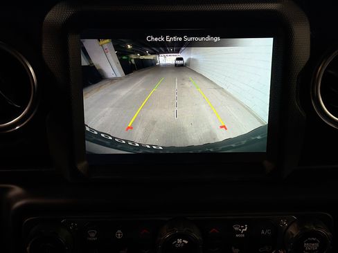 Used 2022 Jeep Wrangler Unlimited Rubicon w/ Trailer Tow Package image 31