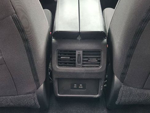 Certified 2022 Nissan Rogue SV FWD image 21