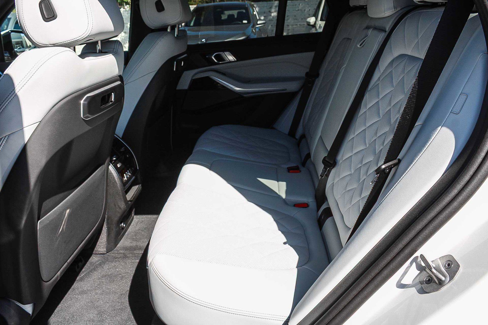 Used 2026 BMW X5 xDrive40i w/ M Sport Package AWD/4WD image 14