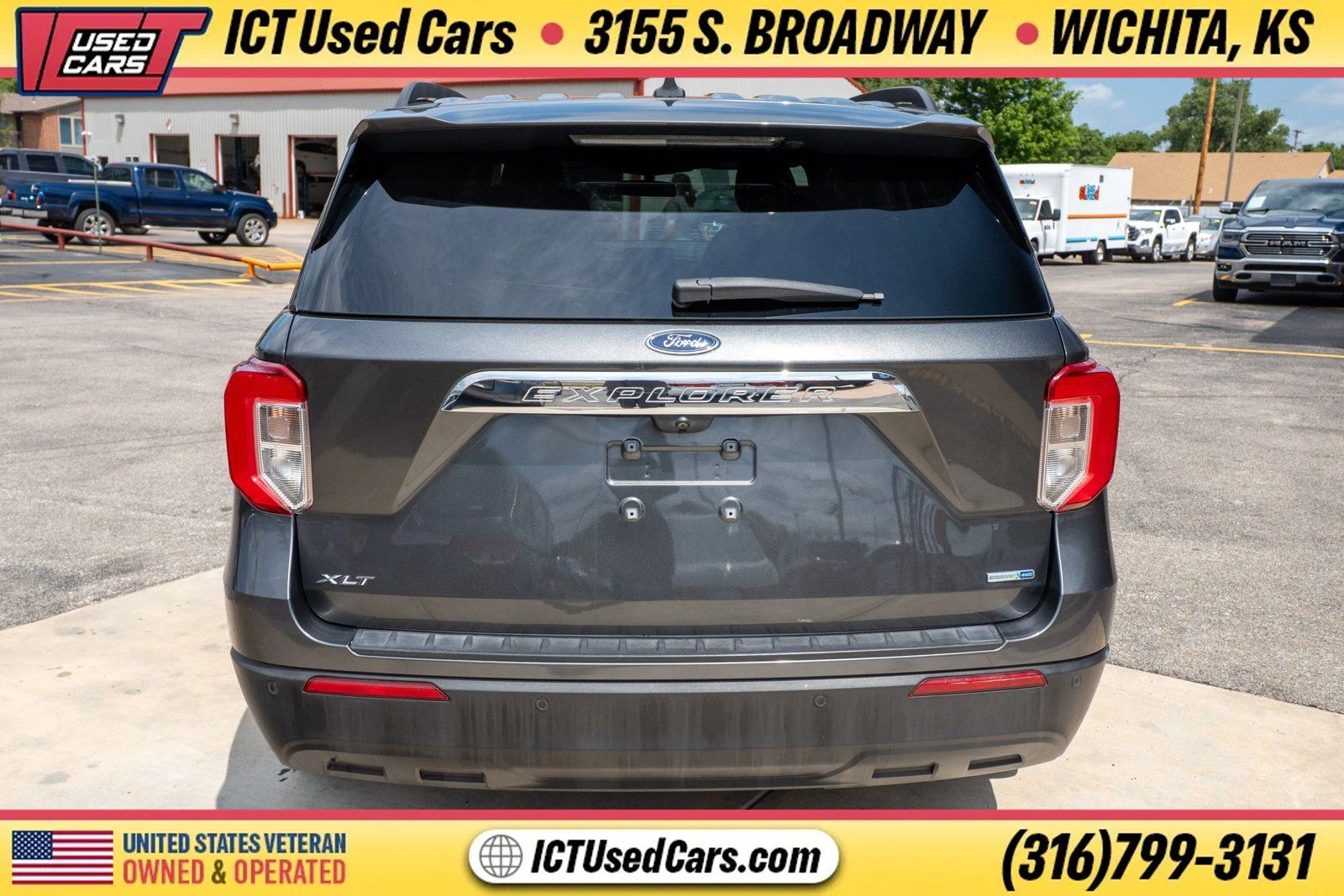 Used 2020 Ford Explorer XLT AWD/4WD image 3