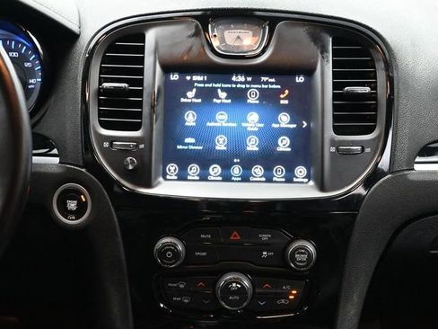 Used 2017 Chrysler 300 S image 17
