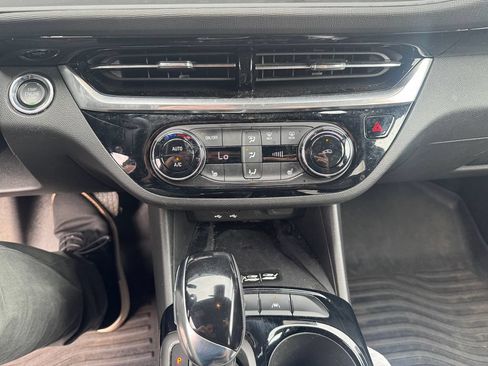 Used 2024 Buick Envista Sport Touring w/ Convenience I Package FWD image 19