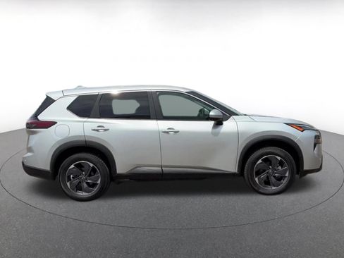 Used 2025 Nissan Rogue SV FWD image 13