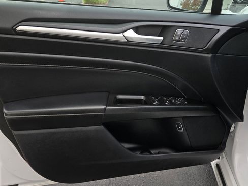 Used 2019 Ford Fusion Energi Titanium image 8