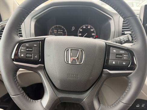 Certified 2025 Honda Odyssey EX-L image 21