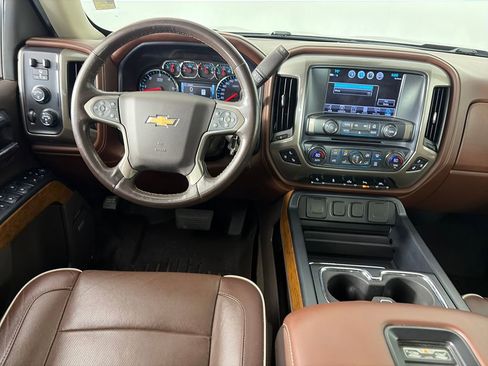 Used 2018 Chevrolet Silverado 1500 High Country AWD/4WD image 14