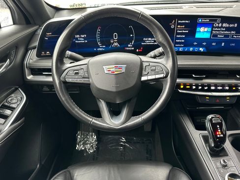 Used 2024 Cadillac XT4 Premium Luxury image 17