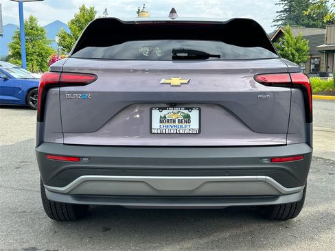 Used 2024 Chevrolet Blazer EV LT image 7