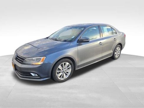 Used 2015 Volkswagen Jetta TDI SE image 3