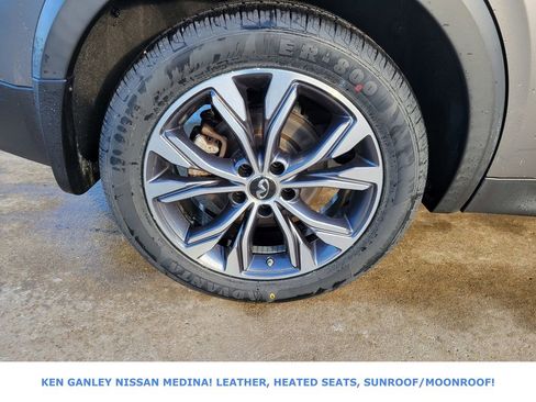 Used 2018 INFINITI QX30 Premium w/ Cargo Package image 21