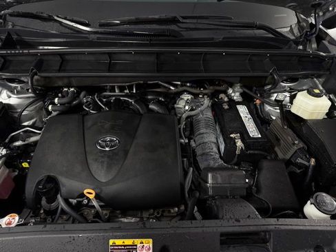 Used 2022 Toyota Highlander XLE image 13
