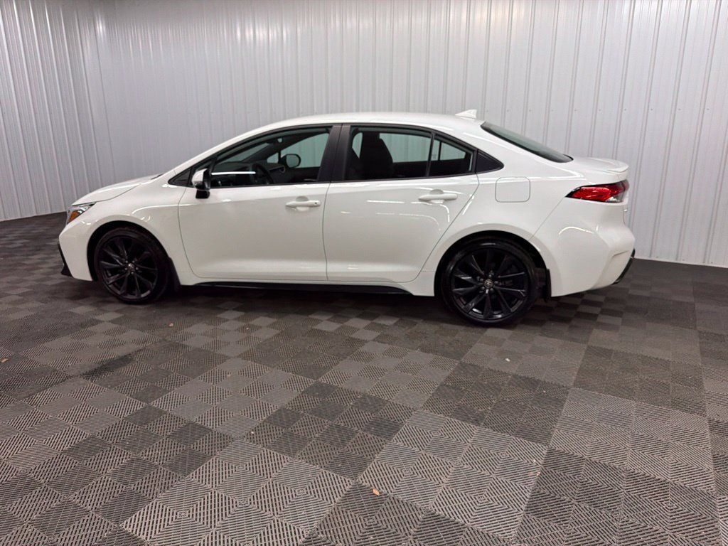 Used 2024 Toyota Corolla SE FWD image 8