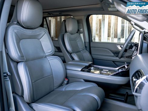 Used 2019 Lincoln Navigator Reserve image 23