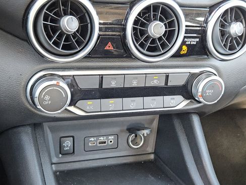 Used 2024 Nissan Sentra SV image 23