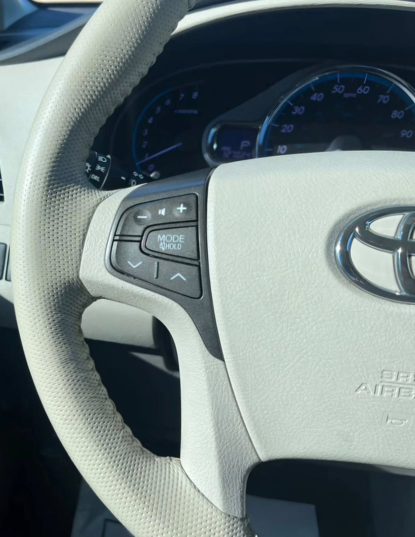 Used 2011 Toyota Sienna XLE w/ XLE Navigation Pkg FWD image 26
