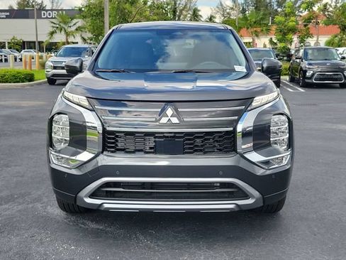 Used 2026 Mitsubishi Outlander SE FWD image 2