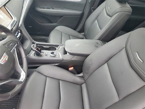 Certified 2025 Cadillac XT6 Luxury w/ LPO, Floor Liner Package image 26