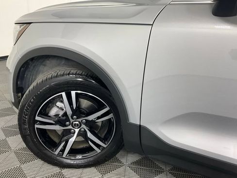 Certified 2025 Volvo XC40 B5 Core AWD/4WD image 32