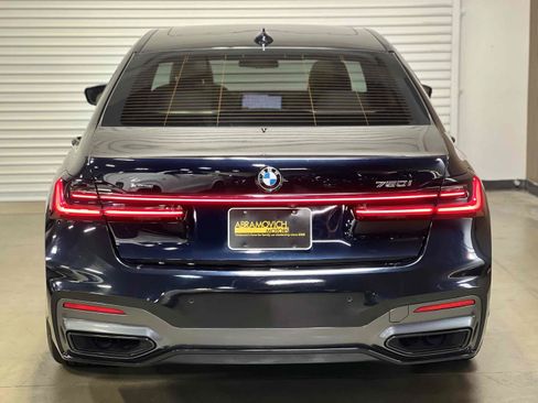Used 2021 BMW 750i xDrive w/ Executive Package AWD/4WD image 18