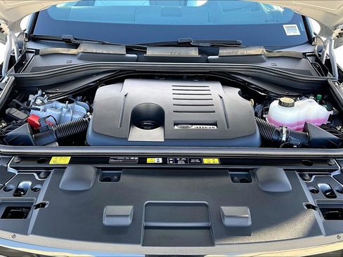 New 2026 Land Rover Range Rover Sport SE AWD/4WD image 12