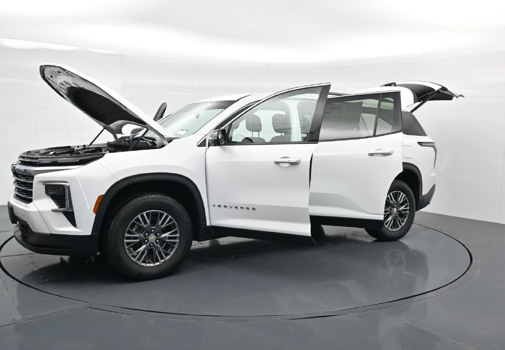 Used 2024 Chevrolet Traverse LT FWD image 40
