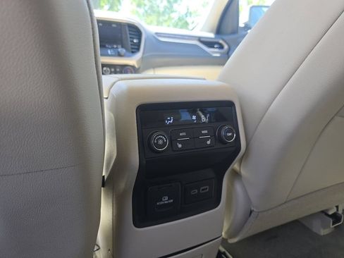 Used 2023 GMC Acadia Denali AWD/4WD image 26