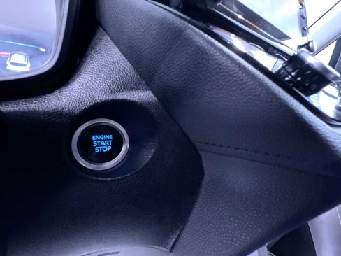 Used 2022 Toyota Corolla Cross LE w/ Moonroof Package FWD image 9