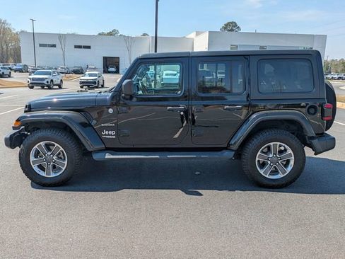 Used 2018 Jeep Wrangler Unlimited Sahara w/ LED Lighting Group AWD/4WD image 7