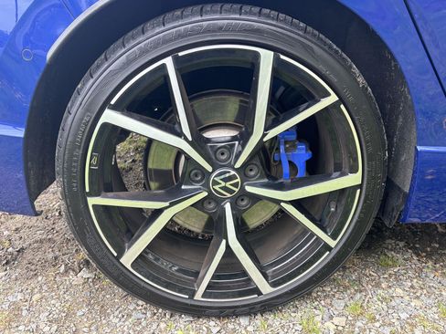 Used 2024 Volkswagen Golf R AWD/4WD image 28