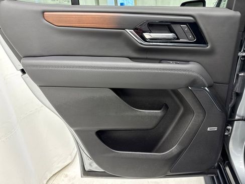 Used 2025 GMC Yukon Denali image 18