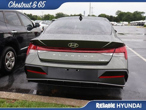 Certified 2026 Hyundai Elantra Limited FWD image 20