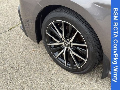 Used 2024 Toyota Camry SE w/ Convenience Package FWD image 10