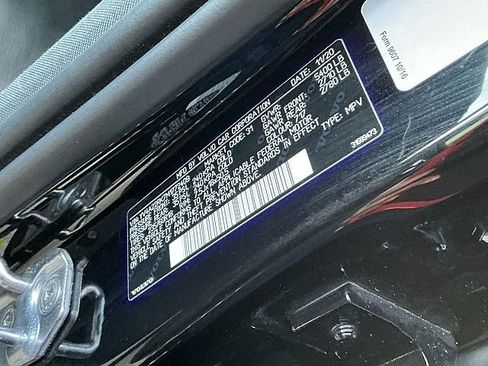 Certified 2021 Volvo XC60 T6 Momentum image 31