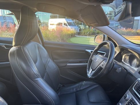 Used 2018 Volvo V60 T5 Dynamic w/ Vision Package image 42