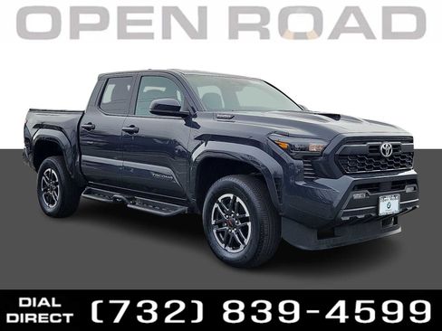 Used 2025 Toyota Tacoma TRD Sport image 1