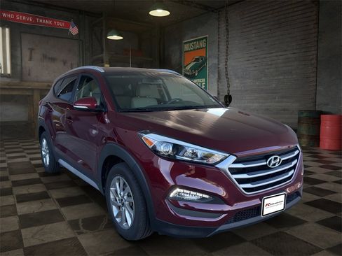 Used 2017 Hyundai Tucson SE Plus image 2