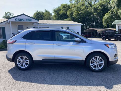 Used 2019 Ford Edge SEL w/ Equipment Group 201A image 2