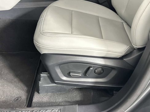Used 2025 Ford Explorer Active w/ Active Comfort Package AWD/4WD image 9