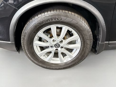 Used 2020 Nissan Rogue SV FWD image 38
