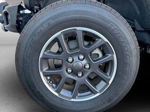 Used 2021 Jeep Gladiator Overland w/ Popular Equipment Package image 16